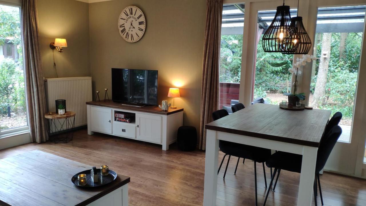 Bosbungalow De Eekhoorn Nunspeet Extérieur photo