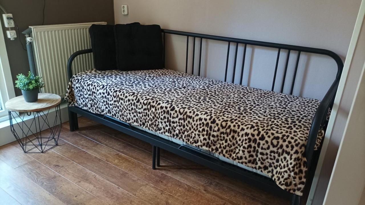 Bosbungalow De Eekhoorn Nunspeet Extérieur photo